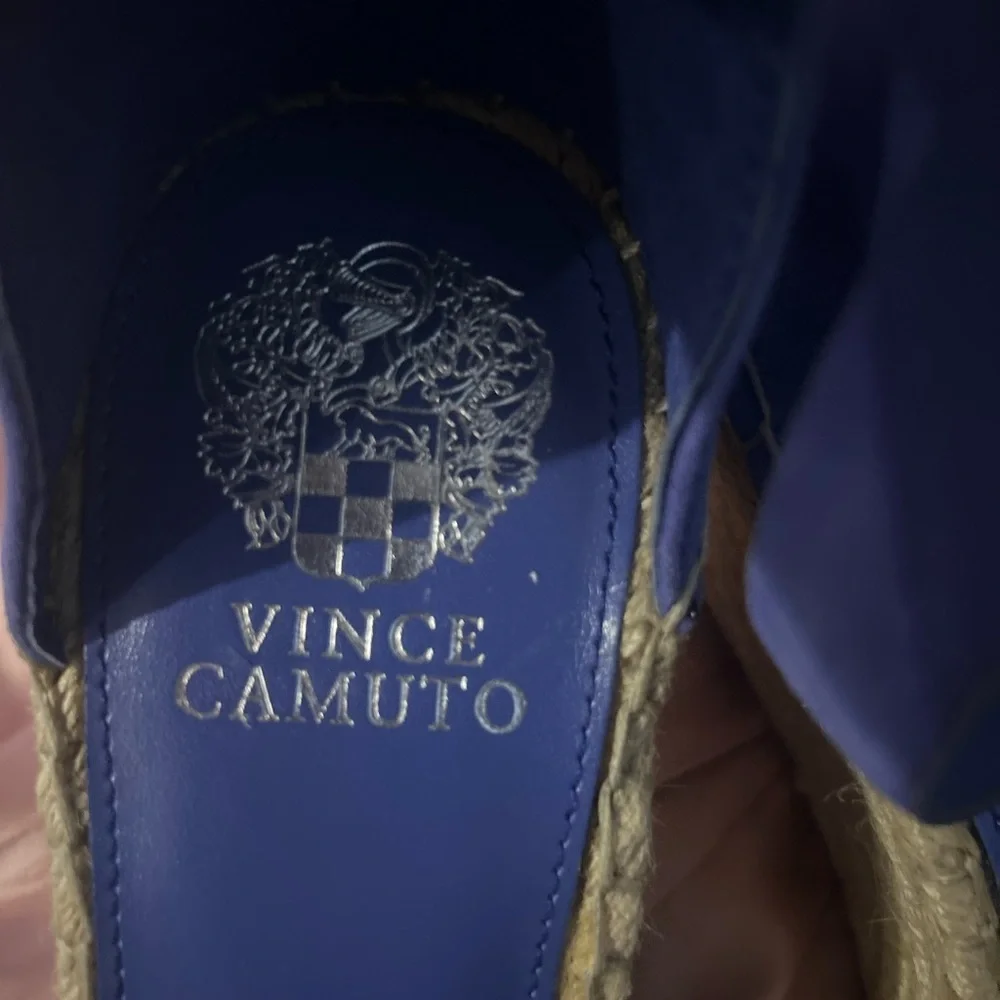 Vince Camuto reposhing this